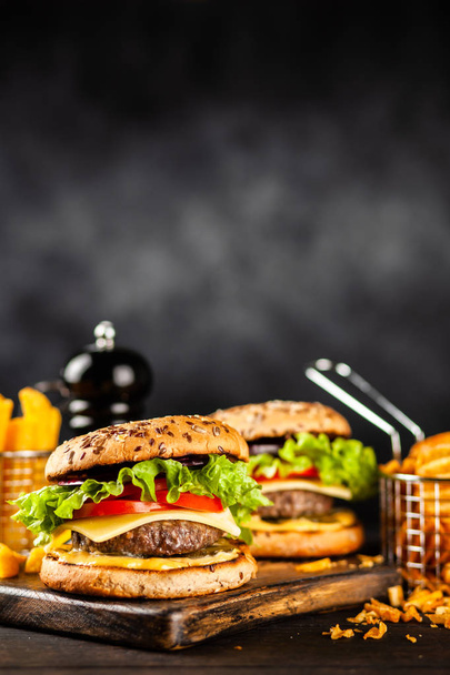 Lahodné grilované hamburgery - Fotografie, Obrázek