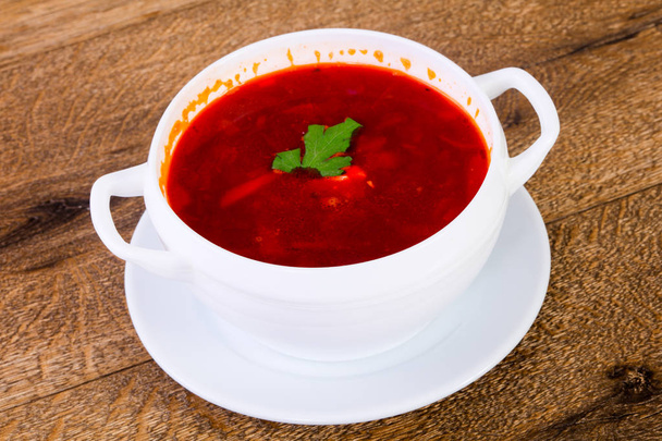 ロシアのキャベツ スープ ・牛肉と Borsht - 写真・画像