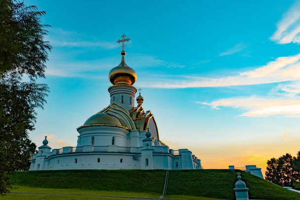 サロフの聖セラフィムのハバロフスク, ロシア連邦 - 2018 年 8 月 27 日: 教会 - 写真・画像