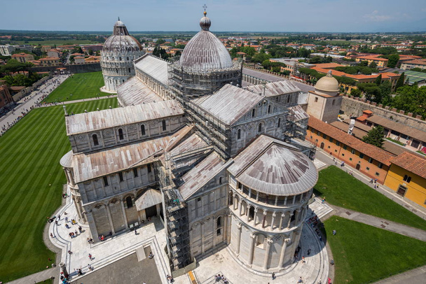View of Pisa cathedral from the leaning tower. - Foto, Imagem