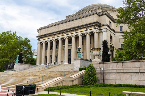 Columbia Üniversitesi Kütüphanesi. Columbia Üniversitesi Kuzey sonunda Manhattan'ın şık bir kampüs ile sömürge döneminden kalma Ivy League kentsel bir üyesidir. - Fotoğraf, Görsel