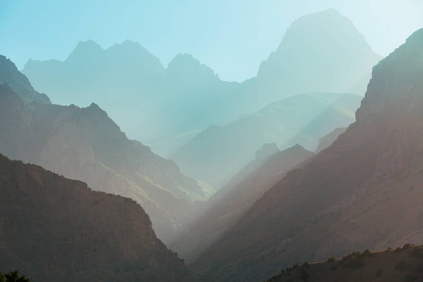 Beau paysage des montagnes Fann, Tadjikistan
 - Photo, image