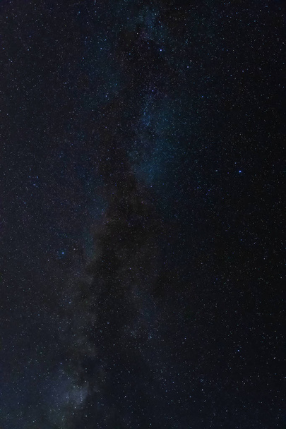 Melkweg en de sterren in de nachtelijke hemel - Foto, afbeelding