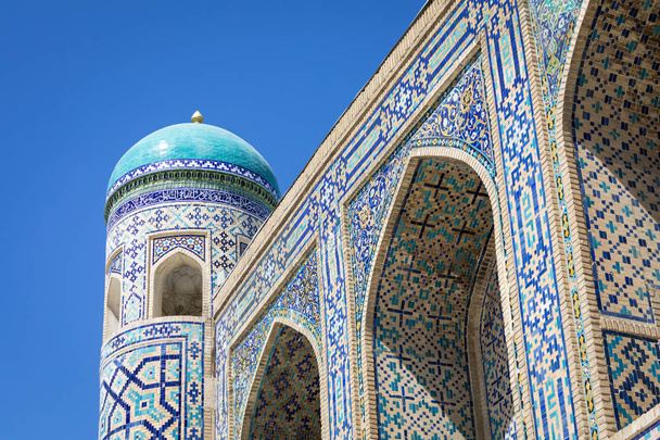 Semerkant, Özbekistan 'daki Registan Meydanı Camii ve Madrasah kompleksi - Fotoğraf, Görsel