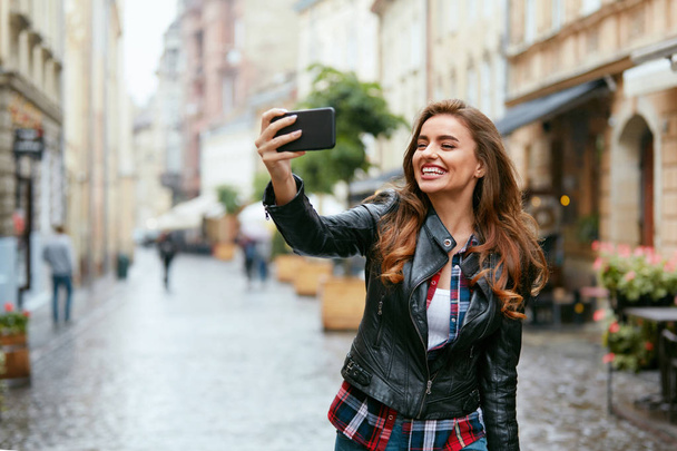 Woman Video Calling On Phone On Street, Taking Photos  - Zdjęcie, obraz