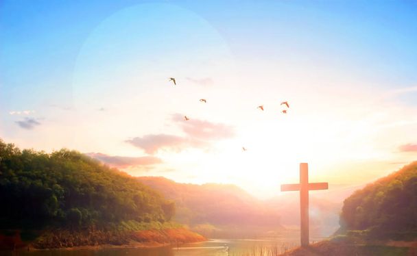 Concept de Pâques : Croix de silhouette sur fond de coucher de soleil de montagne du Calvaire
 - Photo, image