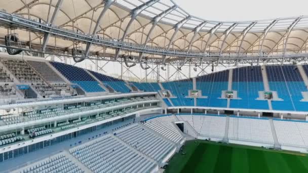 Panorama z fotbalového stadionu - pole a sedačky - Záběry, video