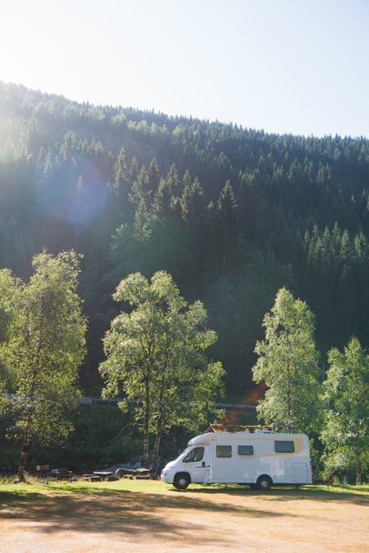 Camionnette camping-car
 - Photo, image