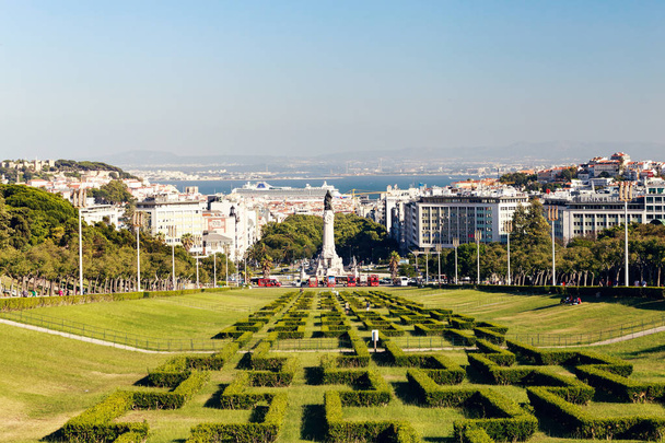 Edward vii park met doolhof tuin in Lissabon, Portugal - Foto, afbeelding