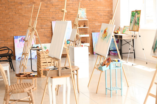 Interior of artist's workshop prepared for painting classes - Φωτογραφία, εικόνα