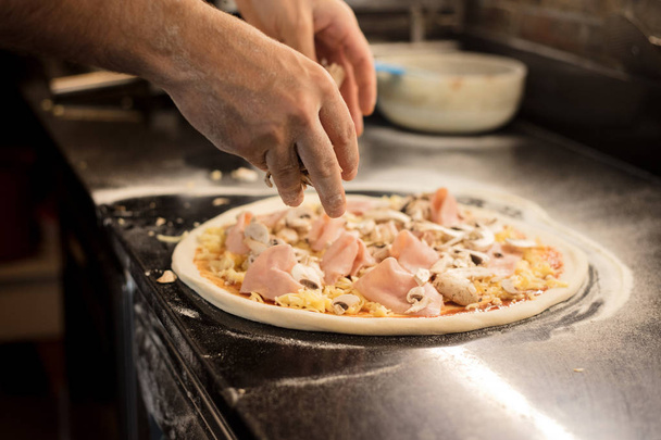 The process of making pizza - Valokuva, kuva