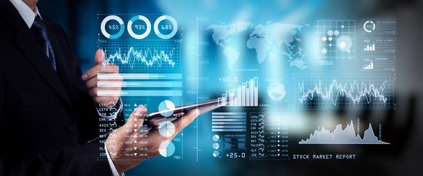 Инвестор анализирует отчет фондового рынка и финансовую приборную панель с бизнес-аналитикой (BI), с ключевыми показателями эффективности (KPI).
. - Фото, изображение