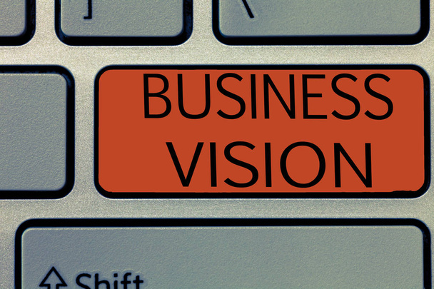 Piszę notatkę pokazującą Business Vision. Prezentacja zdjęć biznesowych rozwijać firmę w przyszłości w oparciu o swoje cele - Zdjęcie, obraz