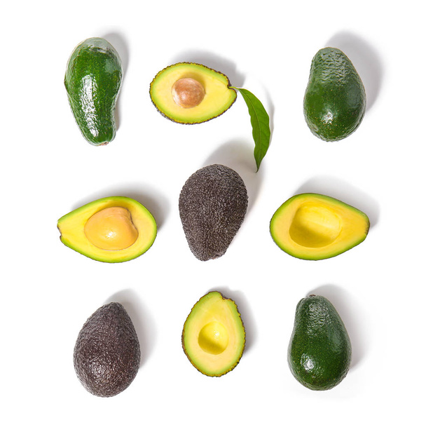 Витирати свіжі авокадо на білому тлі
 - Фото, зображення