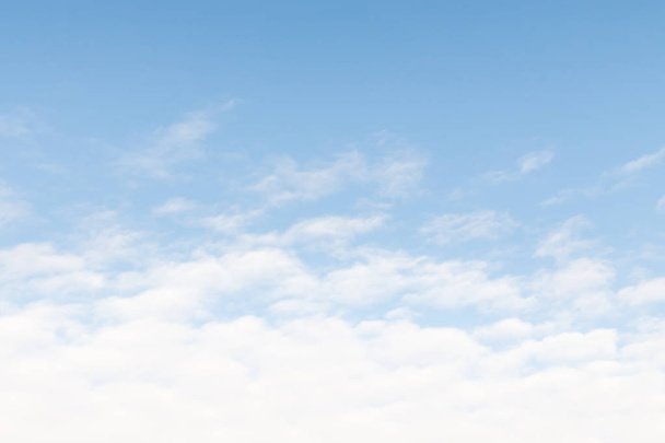 hermoso cielo azul con nubes - Foto, Imagen