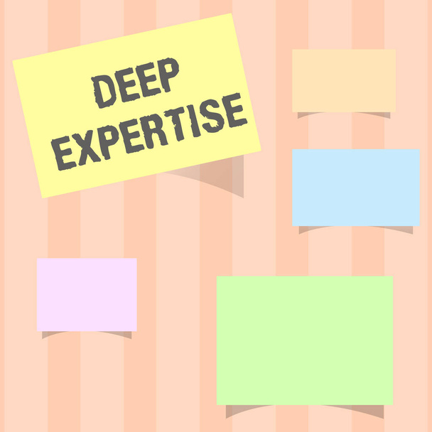 Tekst pisma Deep Expertise. Pojęcie oznaczające wielkie umiejętności lub szeroką wiedzę w danej dziedzinie lub hobby. - Zdjęcie, obraz
