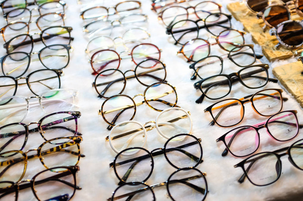 Gafas ópticas len vender en el mercado, Gafas de moda - Foto, Imagen