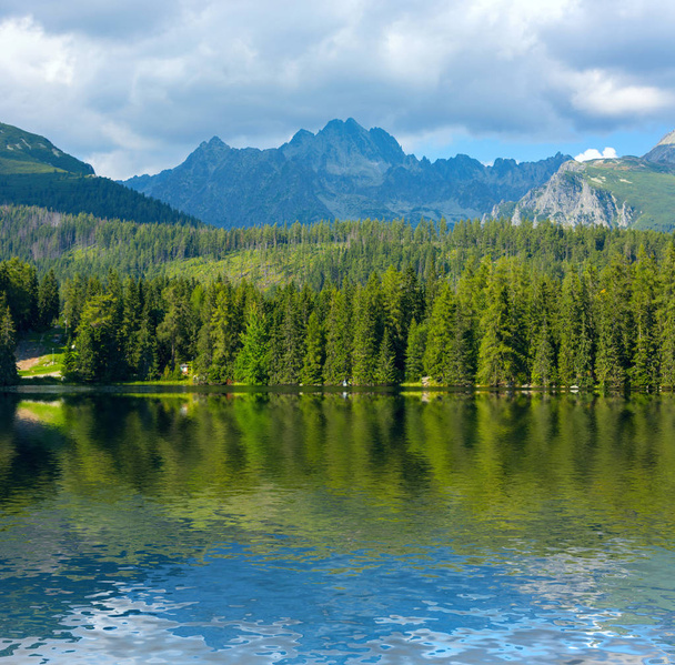 mountain lake Strebske pleso in Tatras. Slovakia - Foto, immagini