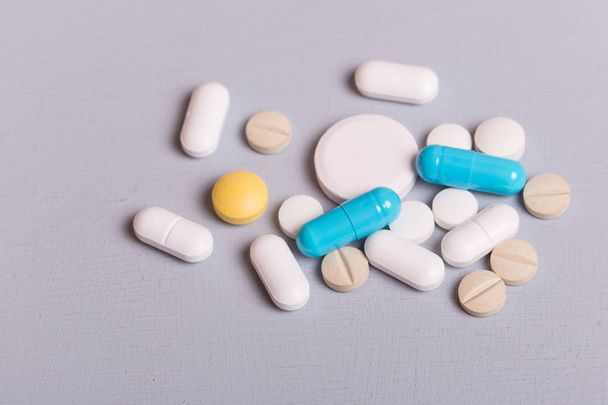comprimés différents pilules capsule tas mélanger les médicaments de thérapie - Photo, image