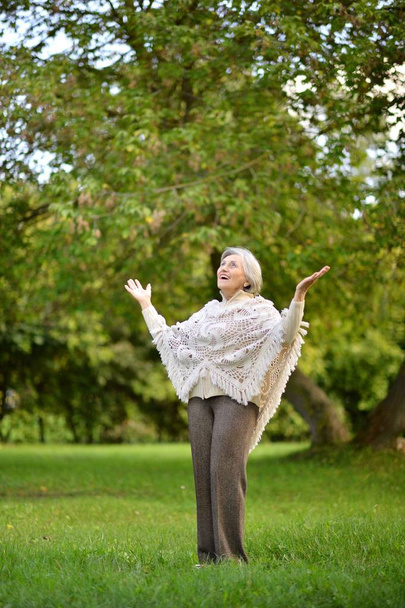 Senior woman on nature - Photo, Image