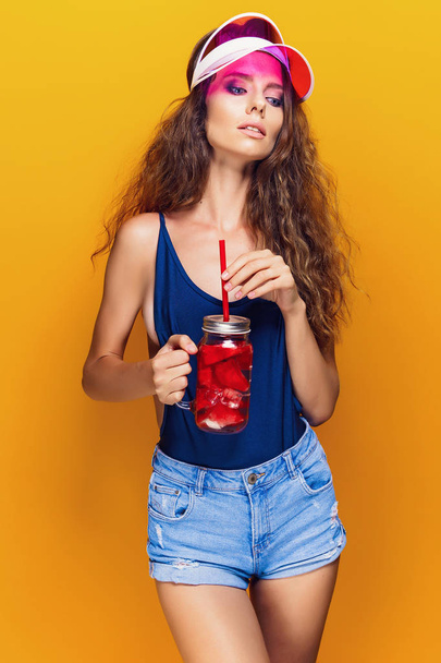 Stylish lady with drink - Foto, imagen