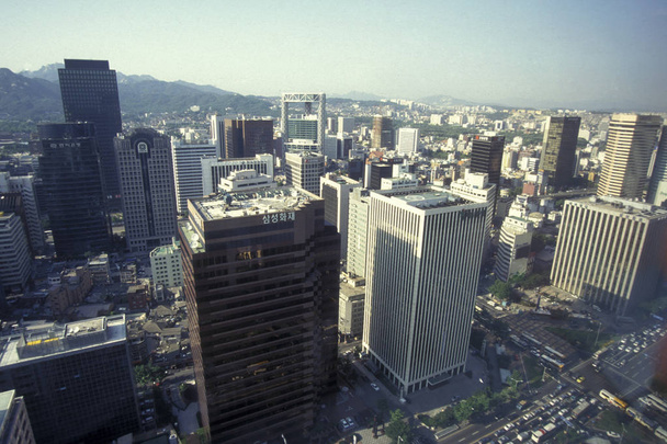 näkymä Soul Tower kaupungin keskustassa Soul Etelä-Koreassa EastAasiassa. Southkorea, Soul, toukokuu, 2006
 - Valokuva, kuva