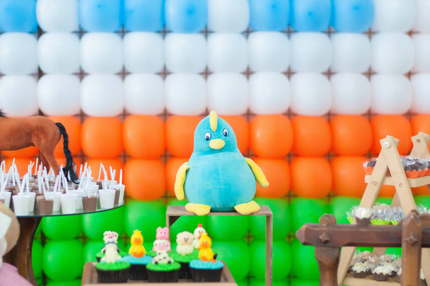 Dětské narozeniny dekorace modrý pták - Fotografie, Obrázek