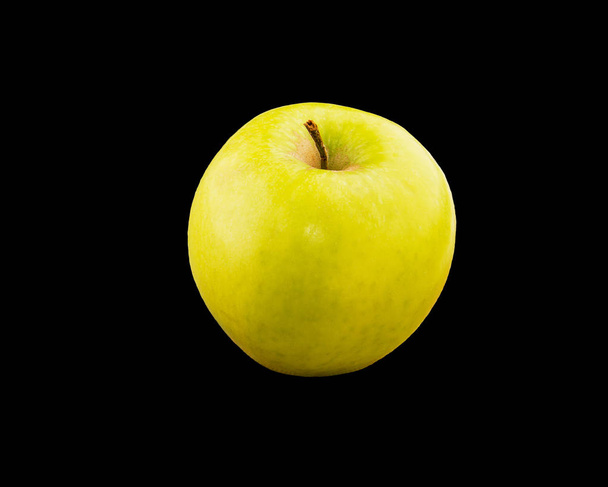 Fresh green apple. Top view with copy space on on a dark background. - Foto, immagini