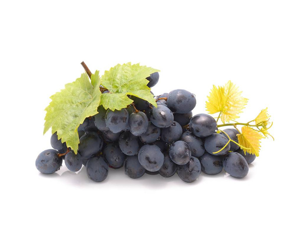  grapes with green leaf on white background - Foto, afbeelding
