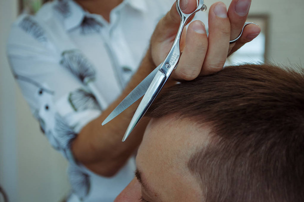 Men's haircut in barbershop - Fotografie, Obrázek