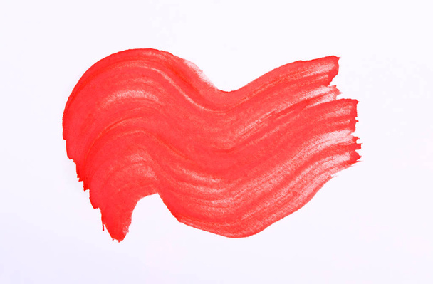 Peinture marqueur rouge isolée sur fond blanc. Coup de peinture rouge. Motif, texture de peinture aquarelle colorée. Gouache. L'abstraction
. - Photo, image