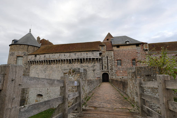 Замок Дьеп в Нормандии
 - Фото, изображение