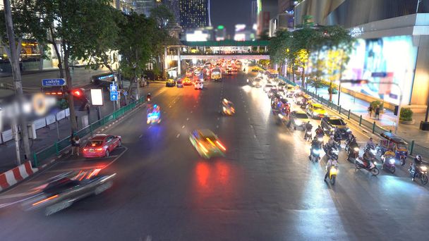Пробки в час пик ночью
 - Фото, изображение