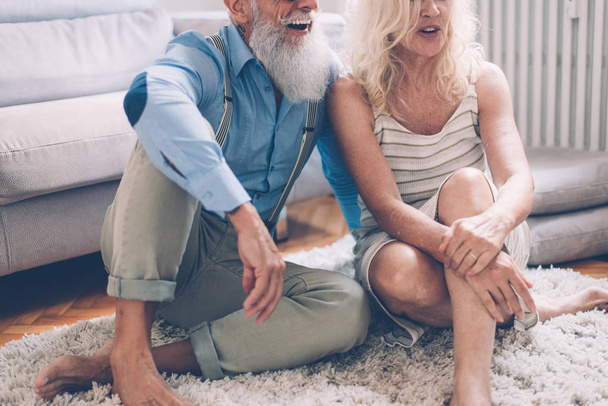 Senior couple lifestyle moments at home - Zdjęcie, obraz
