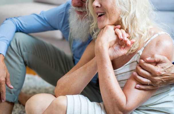Senior couple lifestyle moments at home - Foto, Imagen