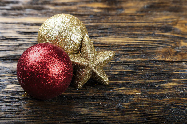 christmas toy balls on a wooden background. place for tex - Φωτογραφία, εικόνα