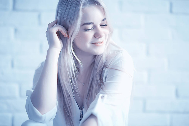 beauty portrait of cute blonde young woman - Фото, зображення