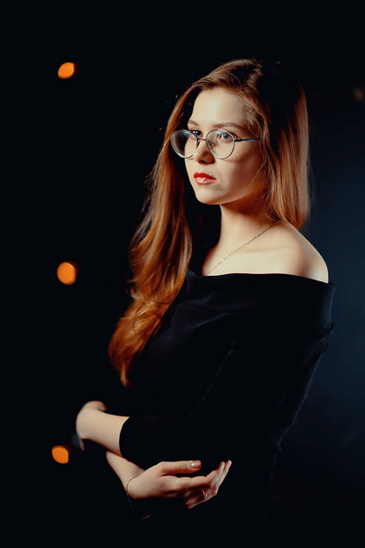 romantic portrait of young woman in glasses - Foto, Imagen