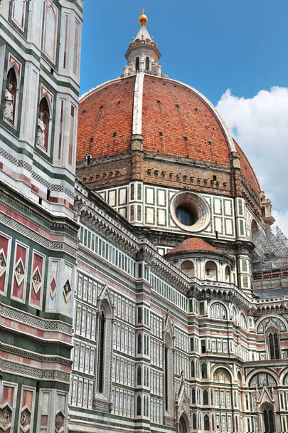 Zamknij się widok na kopułę katedry we Florencji w Florencja, Toskania, Włochy - Zdjęcie, obraz