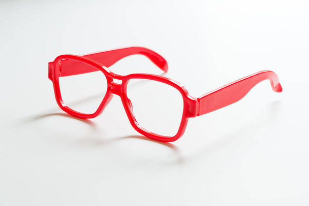 Brillengestell mit roter Farbe - Foto, Bild