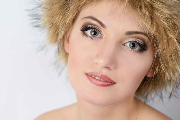 woman in fur hat - Foto, immagini