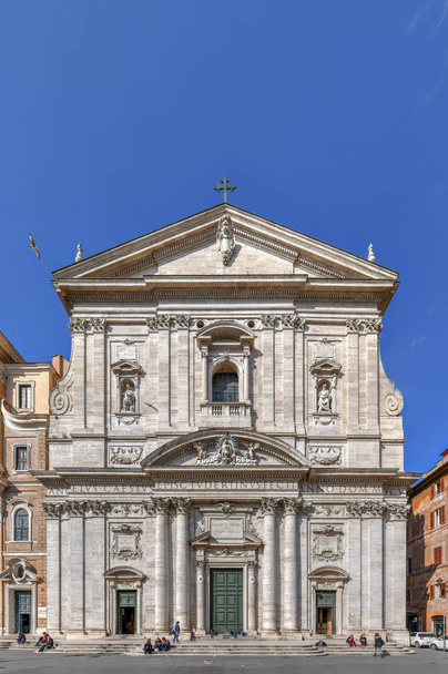 Rome, Italy - March 23, 2018: The main facade of the church of Parrocchia Santa Maria in Rome, Italy. - Foto, afbeelding