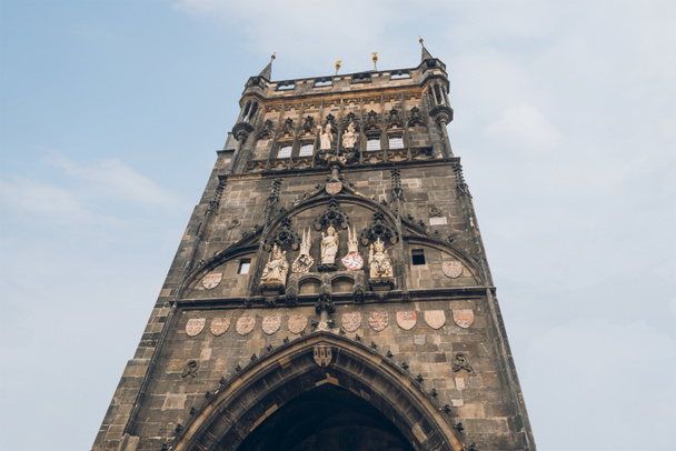 Башня моста знаменитого Карлова моста в Праге
 - Фото, изображение