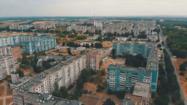Aerial view of Residential multi-storey buildings in the city - Metraje, vídeo
