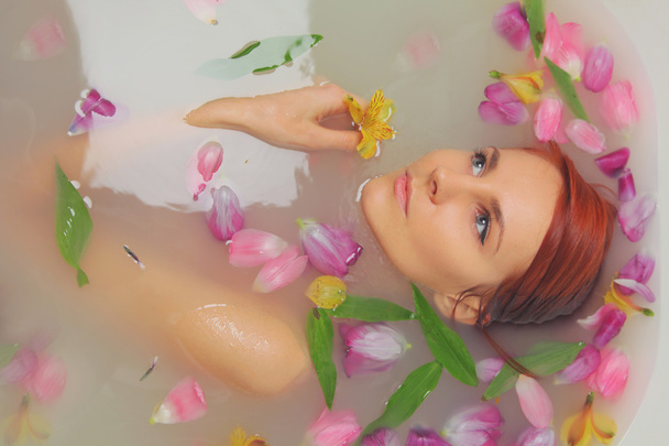 woman in bath - Fotografie, Obrázek