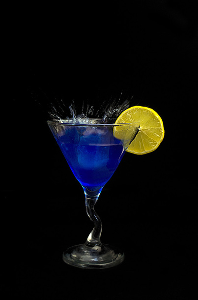 splash blue curacao - Φωτογραφία, εικόνα