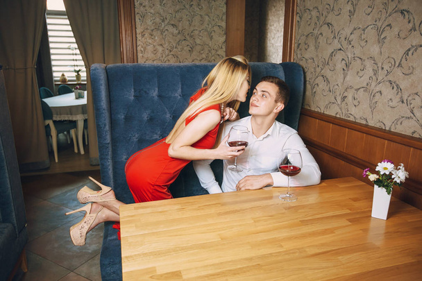 couple in restaurant - Foto, afbeelding