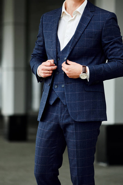 Businessman style. Men style. Man in custom tailored business suit posing outdoors - Foto, immagini