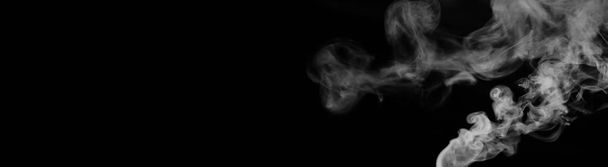 Білий дим на чорному тлі. Текстура диму. клубів
 - Фото, зображення