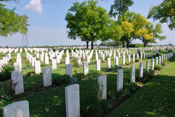 Piangipane Commonwealth War Cemetery in Ravenna, Emilia Romagna, Italy, September 10 2018. - Photo, Image